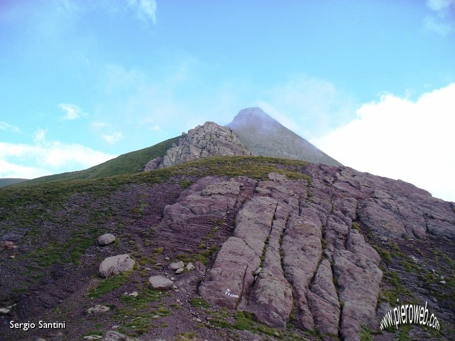 13 Il P.zo Farno visto dal Passo.JPG